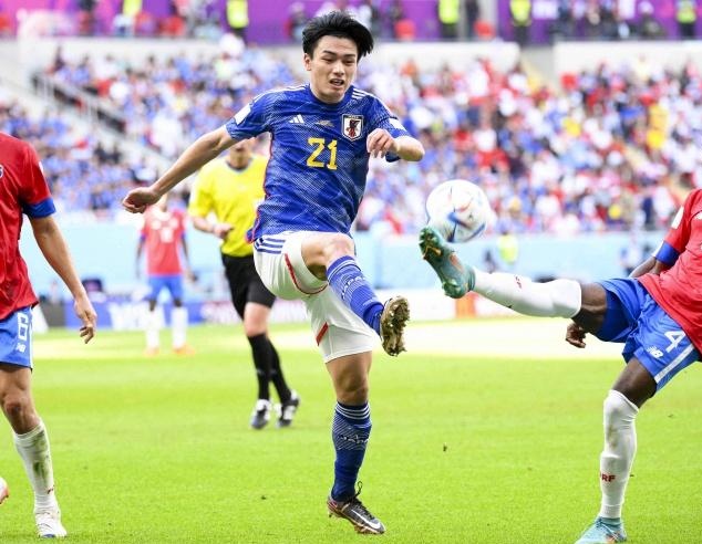 足球明星跨 足球明星跨